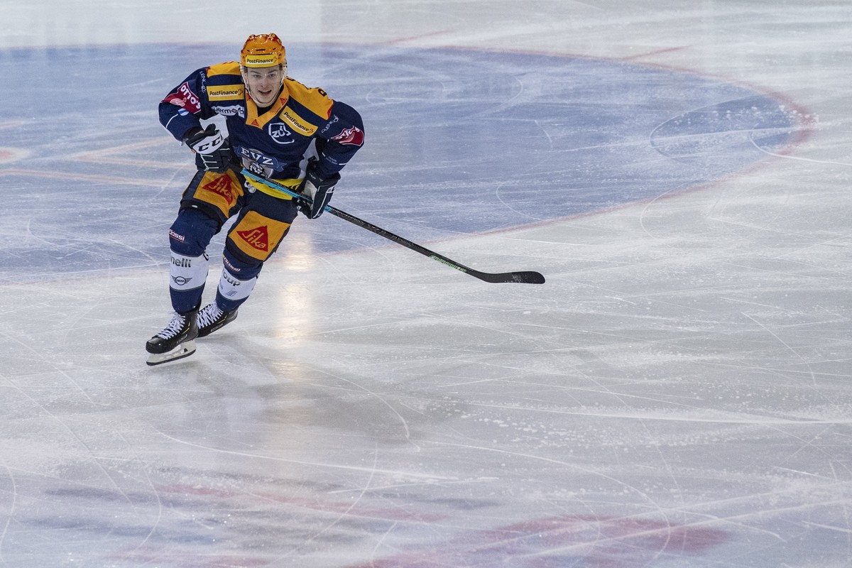 Gregory Hofmann von Zug beim Eishockey Meisterschaftsspiel in der Qualifikation der National League zwischen dem EV Zug und den SC Langnau Tigers vom Freitag, 28. Februar 2020 in Zug. (PPR/Urs Flueele ...