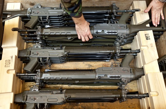 ARCHIV -- ZUR KEYSTONE-SDA-MELDUNG ZUR KORREKTUR-INITIATIVE GEGEN WAFFENEXPORTE STELLEN WIR IHNEN AM DIENSTAG, 11. DEZEMBER 2018, FOLGENDES BILDMATERIAL ZUR VERFUEGUNG -- 70 Sturmgewehr 90 haben in di ...
