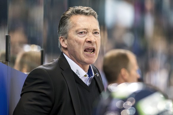 Zugs Cheftrainer Harold Kreis beim Eishockeyspiel der National League zwischen dem EV Zug und Fribourg-Gotteron, am Dienstag, 16. Januar 2018, in der Bossard Arena in Zug. (KEYSTONE/Alexandra Wey)