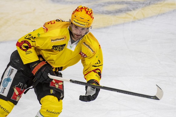 Der PostFinance Topscorer Dustin Jeffrey von Bern beim Eishockey Meisterschaftsspiel in der Qualifikation der National League zwischen dem EV Zug und dem SC Bern vom Donnerstag, 25. Februar 2021 in Zu ...