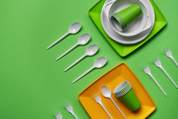 Plastikgeschirr