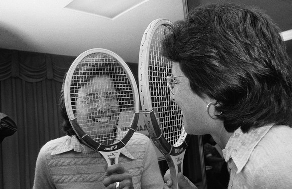 ARCHIV ? ZUM KEYSTONE-SDA-TEXT UEBER DIE EHEMALIGE US-TENNISSPIELERIN BILLIE JEAN KING STELLEN WIR IHNEN FOLGENDES BILDMATERIAL ZUR VERFUEGUNG - Billie Jean King, who did her thing against Boby Riggs  ...