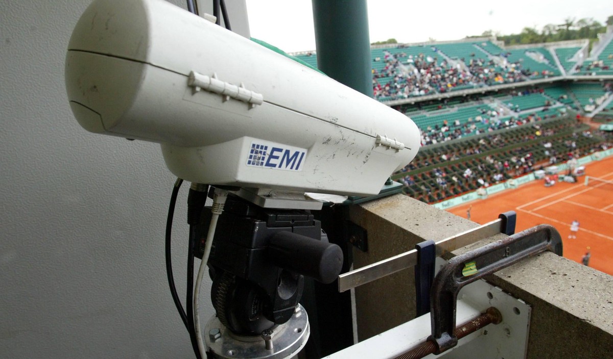 Bildnummer: 02871916 Datum: 31.05.2007 Copyright: imago/PanoramiC
Emi Kamera dient der Spiel