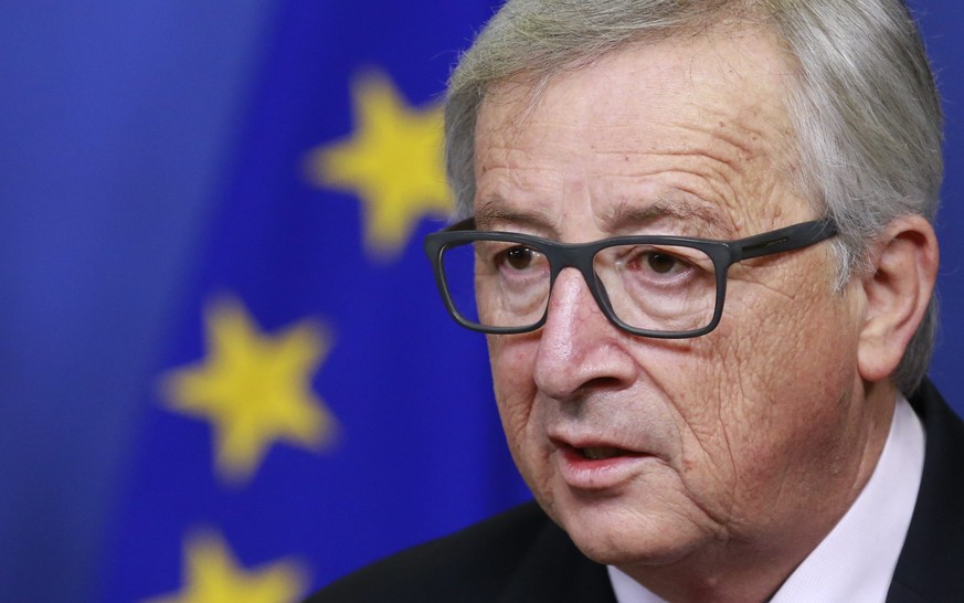 epa05774910 European Commission President Jean-Claude Juncker gives a press briefing at the end of a meeting at the EU Commission in Brussels, Belgium, 06 February 2017. EPA/OLIVIER HOSLET