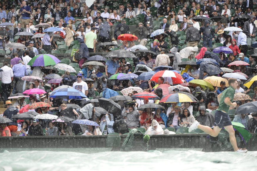 Der Regen, wie gestern, brachte das Programm in Wimbledon durcheinander.