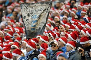 Invasion der Samichläuse: Marseilles Fans in festlicher Verkleidung.