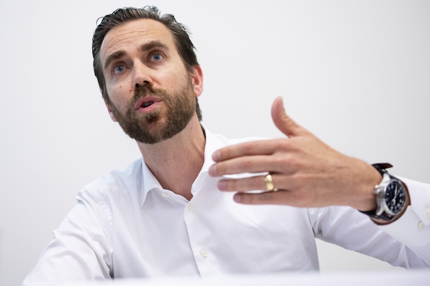 Claudius Schaefer, CEO SFL, spricht anlaesslich einer Medienkonferenz der KKJPD und der Swiss Football League (SFL) ueber &quot;Gewalt im Umfeld des Sports&quot;, am Freitag 5. Juli 2019, in Bern. (KE ...