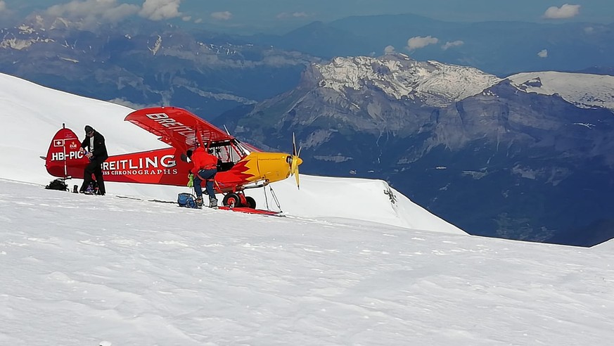 Dieses Foto soll das Flugzeug zeigen, behauptet ein Facebook-User.