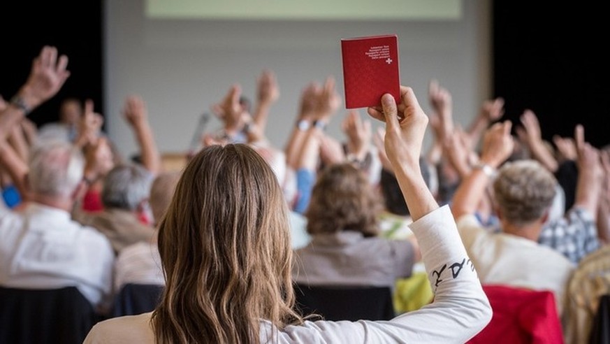 Reif für den roten Pass? Neue Kriterien stehen zur Diskussion.