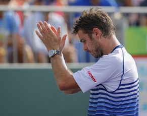 Stan Wawrinka bedankt sich nach seinem Sieg beim Publikum in Miami.