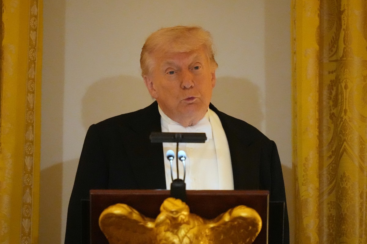 President Donald Trump speaks during a State Dinner with Britain's King Charles III, Queen Camilla and first lady Melania Trump in the East Room of the White House State Dinner Tuesday, April 28, ...