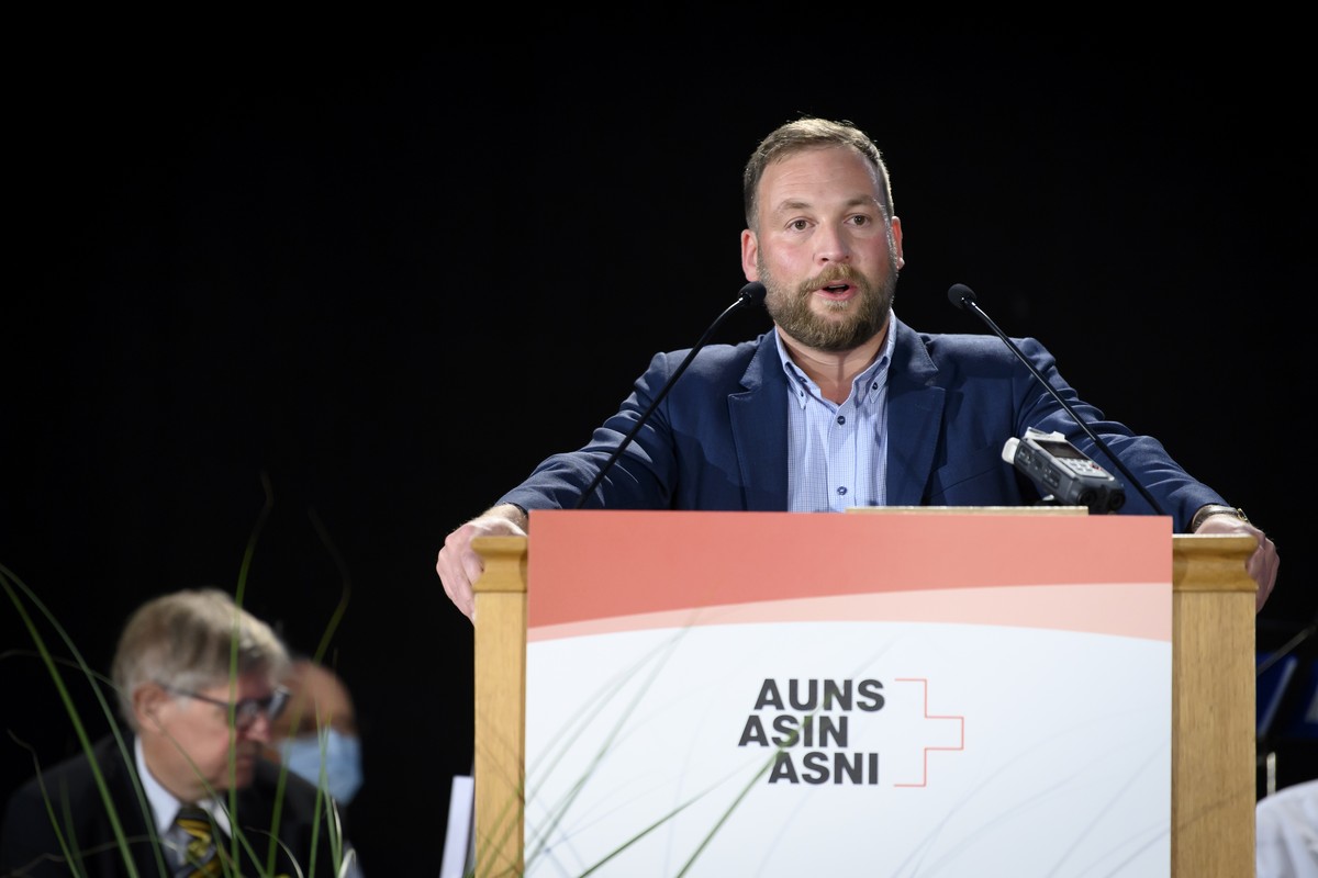 Lukas Reimann, SVP-Nationalrat und AUNS-Praesident, spricht waehrend einer AUNS Polit-Tagung unter dem Titel "Souveraenitaet", am Samstag 28. August 2021, in Bern. (KEYSTONE/Anthony Anex)