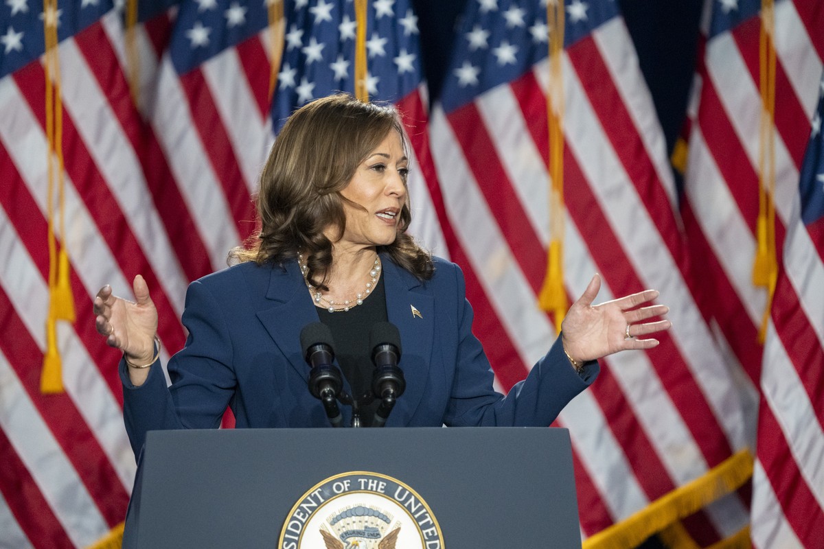 Vice President Kamala Harris campaigns for President as the presumptive Democratic candidate during an event at West Allis Central High School on Tuesday, July 23, 2024, in West Allis, Wis. (AP Photo/ ...