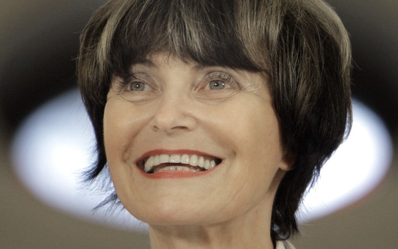 ZUM 70. GEBURTSTAG VON ALT-BUNDESRAETIN MICHELINE CALMY-REY AM MITTWOCH, 8. JULI 2015, STELLEN WIR IHNEN FOLGENDES MATERIAL ZUR VERFUEGUNG - Swiss Confederation President Micheline Calmy-Rey, smiles d ...