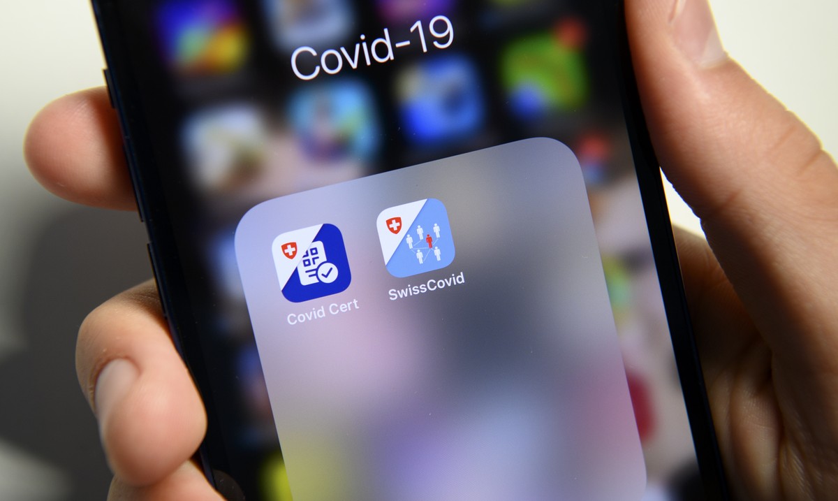 L' APP Certificat Covid et l'APP SwissCovid sont photographies sur un smartphone Apple le jour de sa mise a disposition sur l'APP Store de Certificat Covid lors de la pandemie de Corona ...