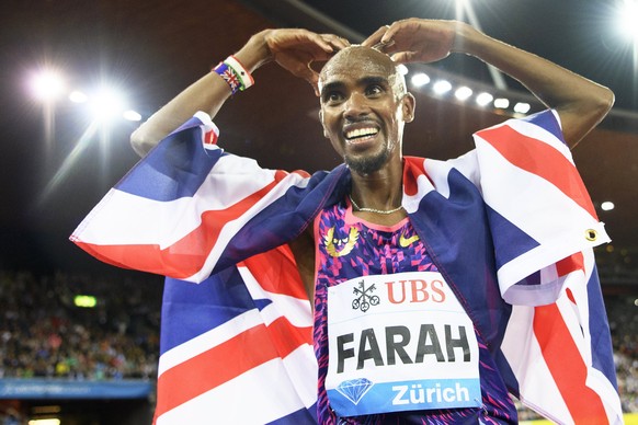 epa06160883 Mo Farah of Britain celebrates after winning the men's 5,000m race during the Weltklasse IAAF Diamond League international athletics meeting in the Letzigrund stadium in Zurich, Switz ...