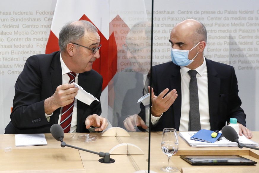 Bundespräsident Parmelin und Gesundheitsminister Berset bei der Pressekonferenz vom 13. Januar.