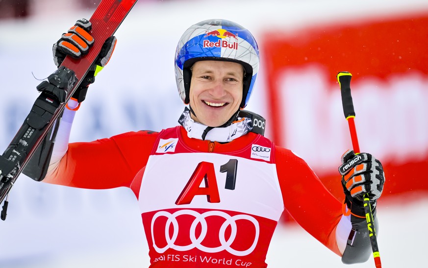 epa12483856 The winner Marco Odermatt from Switzerland reacts in the finish area during the second run of the Men?s Giant Slalom race of the FIS Alpine Ski World Cup season opener on the Rettenbach gl ...