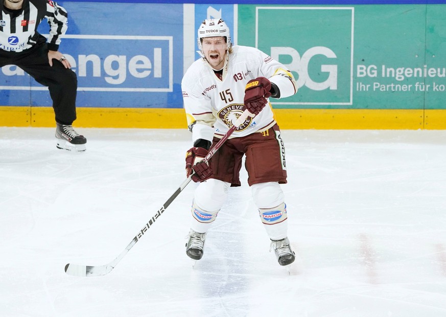 Foto Manuel Geisser 20.09.2022 Bossard Arena Zug. Eishockey Herren,Saison 2022/2023 EV Zug - Geneve -Servette HC . Bild :Sami Vatanen Geneve-Servette HC schreit Aktion Einzelbild *** Photo Manuel Geis ...