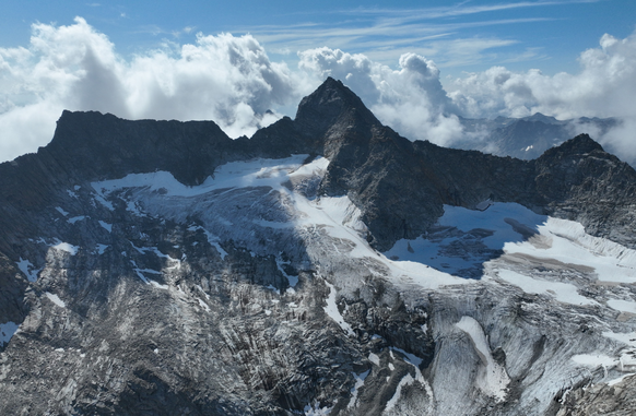 Der 70-Jährige war mit einer Gruppe unterhalb des Hiendertelltigletscher unterwegs.