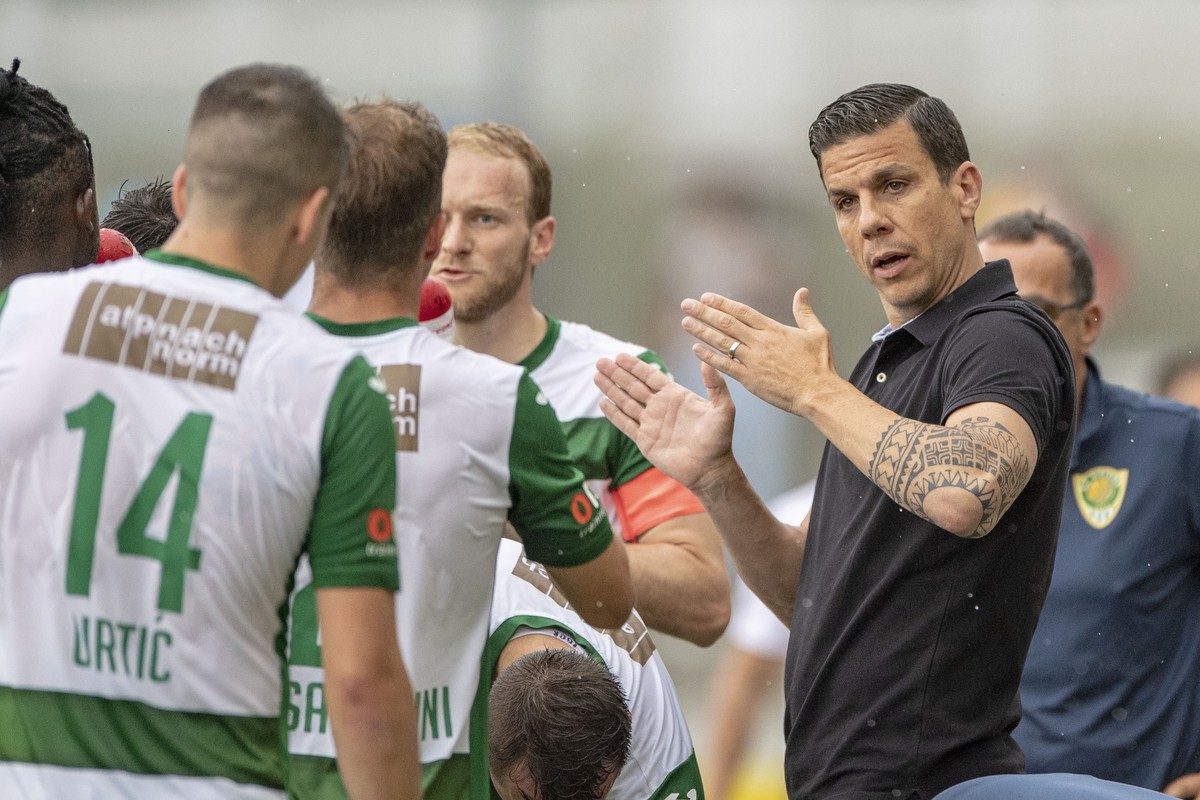Der Trainer von Kriens, Bruno Berner beim Challenge League Meisterschaftsspiel zwischen dem SC Kriens und dem FC Vaduz vom Sonntag, 2. August 2020 in Kriens. (KEYSTONE/Urs Flueeler)