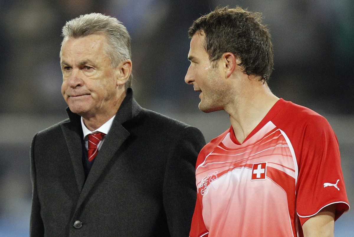 25. Juni 2010: Nach dem WM-Out gegen Honduras macht Alex Frei noch weiter, während der EM-Qualifikation erklärt der Captain dann seinen Rücktritt aus der Nationalmannschaft.