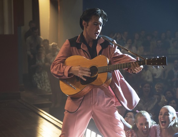 This image released by Warner Bros.  Pictures features Austin Butler in a scene from "elvis" (Warner Bros. Images via AP)