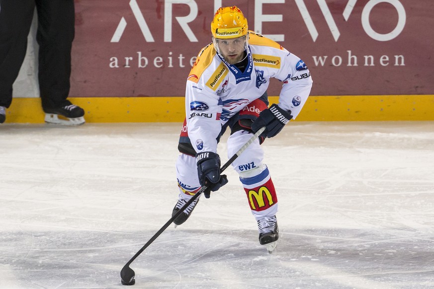 Der Zuercher Fredrik Pettersson beim Eishockeyspiel der National League zwischen dem EV Zug und den ZSC Lions, am Dienstag, 28. November 2017, in der Bossard Arena in Zug. (PPR/Alexandra Wey)