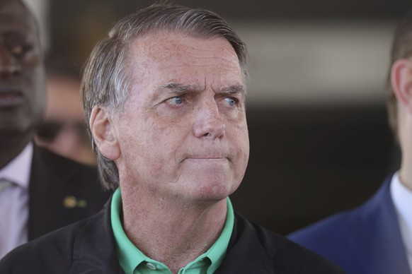 Brazil&#039;s former President Jair Bolsonaro gives a press conference outside the Senate in Brasilia, Brazil, Thursday, July 17, 2025. (AP Photo/Luis Nova)
Brazil Bolsonaro