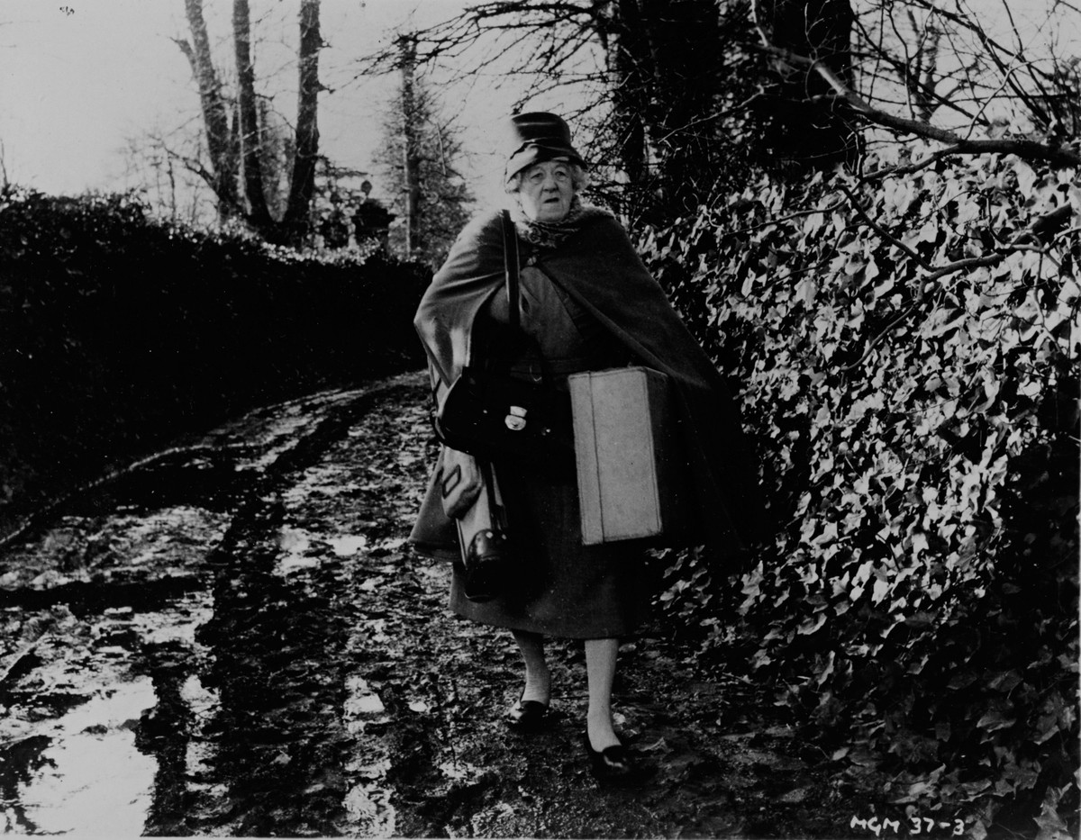 MARGARET RUTHERFORD in MURDER, SHE SAID, 1961, directed by GEORGE POLLOCK. Copyright M.G.M. Credit: M.G.M / Album