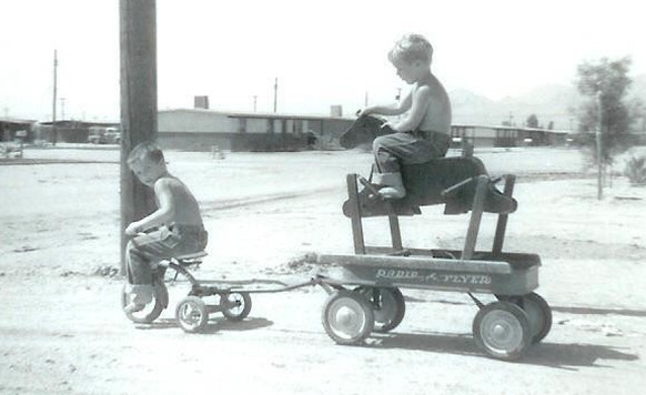 Radio Flyer Red Wagon – eine Ikone der Spiezeuggeschichte
https://www.radioflyer.com/en-ch/collections/classic-wagons?srsltid=AfmBOorIJLzQ6w68tT1Y0OgWamUyx_270mppeRiM3TPTfmD96BT9h-fK&amp;pixlee_album_ ...