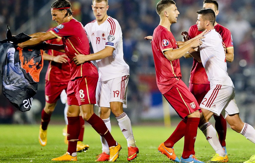  Foto zu Serbien gewinnt abgebrochenes Spiel gegen Albanien forfait, erhält aber 