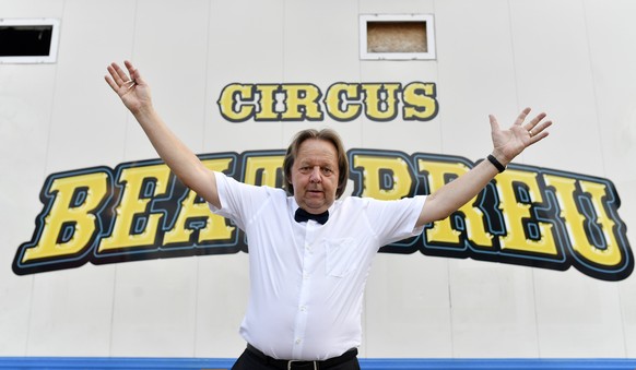 Der frischgebackene Zirkusdirektor Beat Breu, Schweizer Rad-Legende, an der Premiere seines Circus in Winterthur am Montag, 5. August 2019. (KEYSTONE/Walter Bieri)