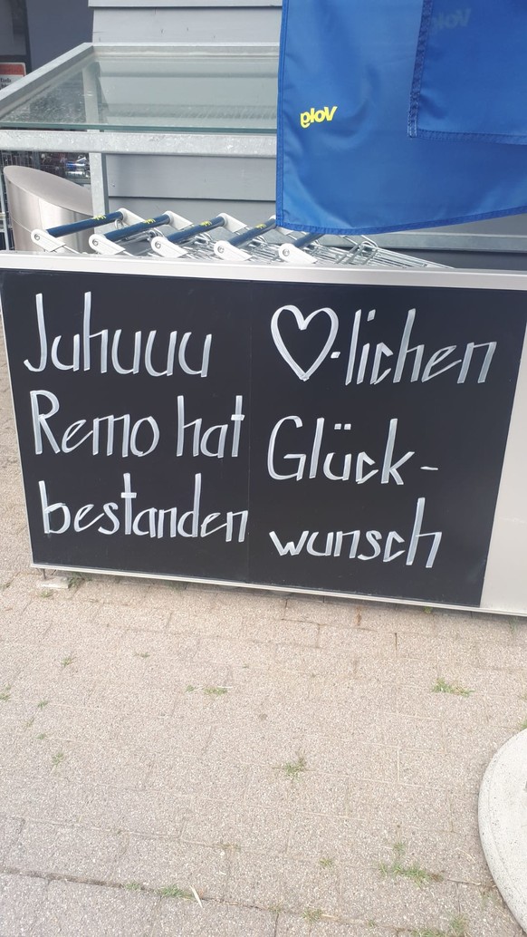 Kommen Sie, kommen Sie! PICDUMP!
Der Stift (pardon, Lernender) in unserem Dorf-Volg hat die Prüfung bestanden: