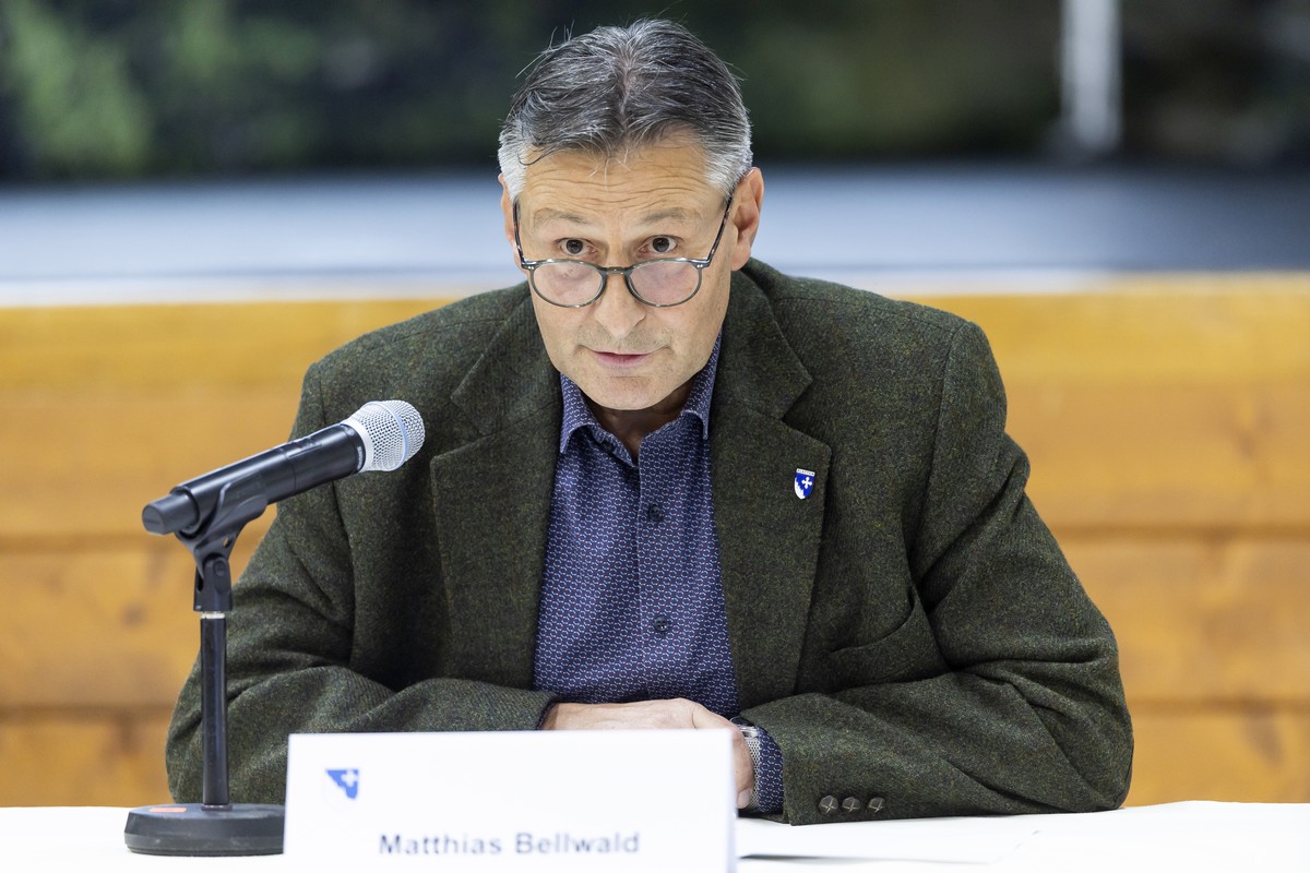 Matthias Bellwald, President du village de Blatten parle lors d'une conference de presse du projet de reconstruction du futur Blatten ce mercredi, 3 septembre 2025 a Ferden dans le Loetschental.  ...