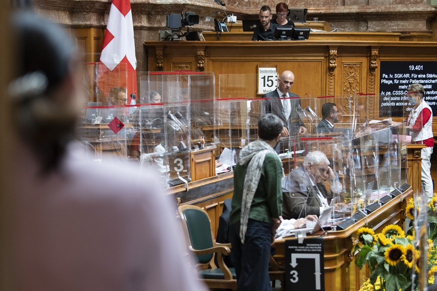 Bundesrat Alain Berset spricht im Nationalrat an der Herbstsession der Eidgenoessischen Raete, am Dienstag, 15. September 2020, in Bern. (KEYSTONE/Peter Schneider)