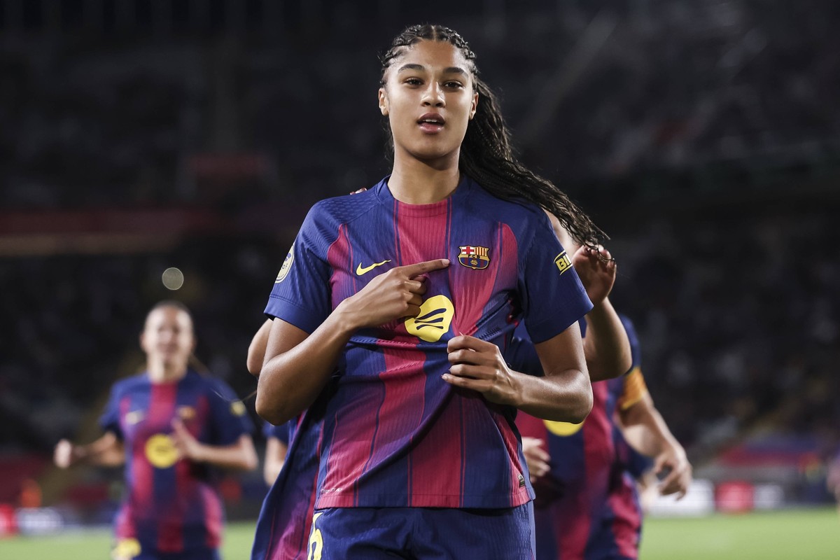 November 15, 2025, Barcelona, Barcelona, Spain: Sydney Joy Schertenleib of FC Barcelona, Barca celebrates a goal during the Spanish Women league, Liga F, football match played between FC Barcelona and ...