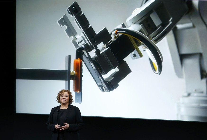 Roboter Liam hatte an der Keynote einen Auftritt, die Vorstellung übernahm die Apple-Managerin Lisa Jackson.