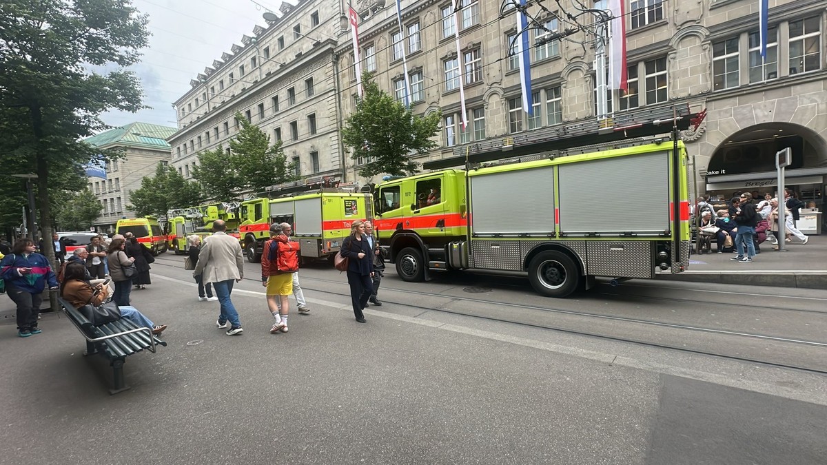 Grosseinsatz bei Coop City in Zürich: Gebäude an Bahnhofstrasse wird evakuiert