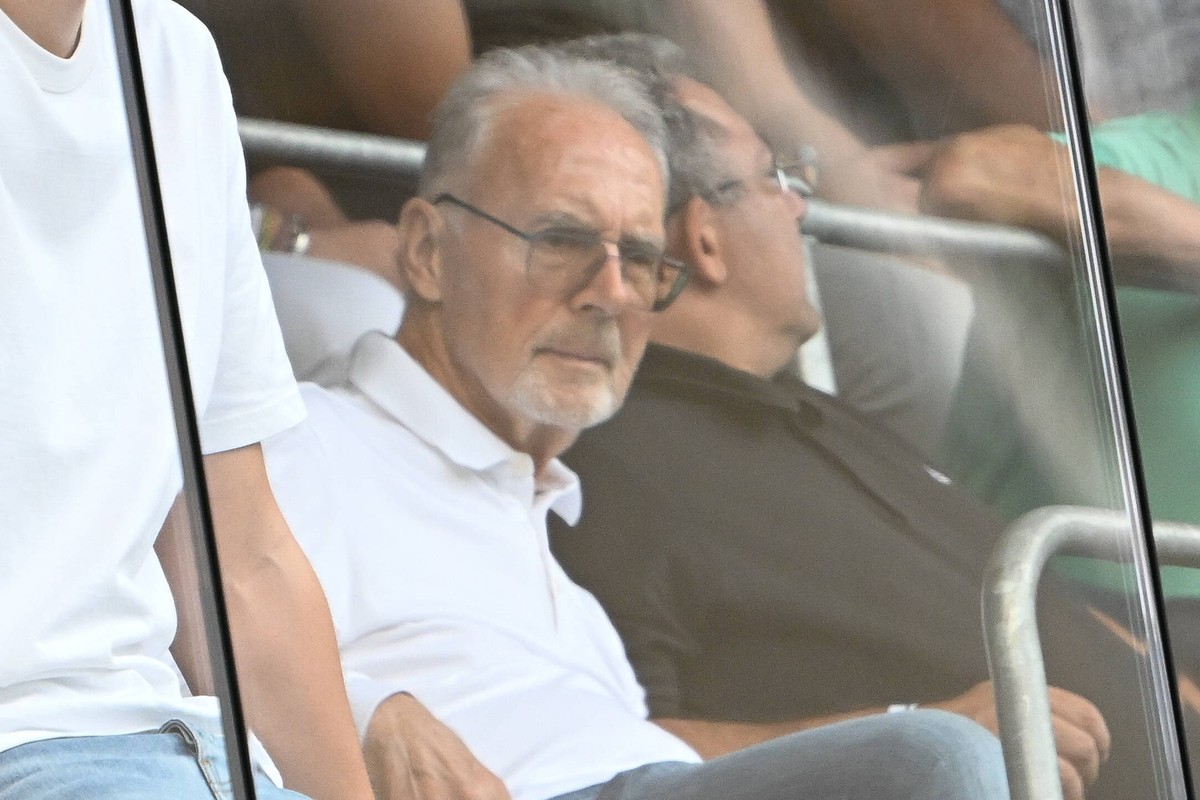 27.08.2022, xmeix, 1.Fussball Bundesliga, TSG 1899 Hoffenheim - FC Augsburg, emspor. v.l.n.r, Besucher im Stadion Franz Beckenbauer DFL/DFB REGULATIONS PROHIBIT ANY USE OF PHOTOGRAPHS as IMAGE SEQUENC ...