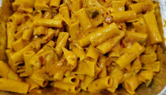 chicken riggies essen food kochen USA italian-american cuisine new york https://en.wikipedia.org/wiki/Chicken_riggies#/media/File:Chicken_Riggies1.jpg