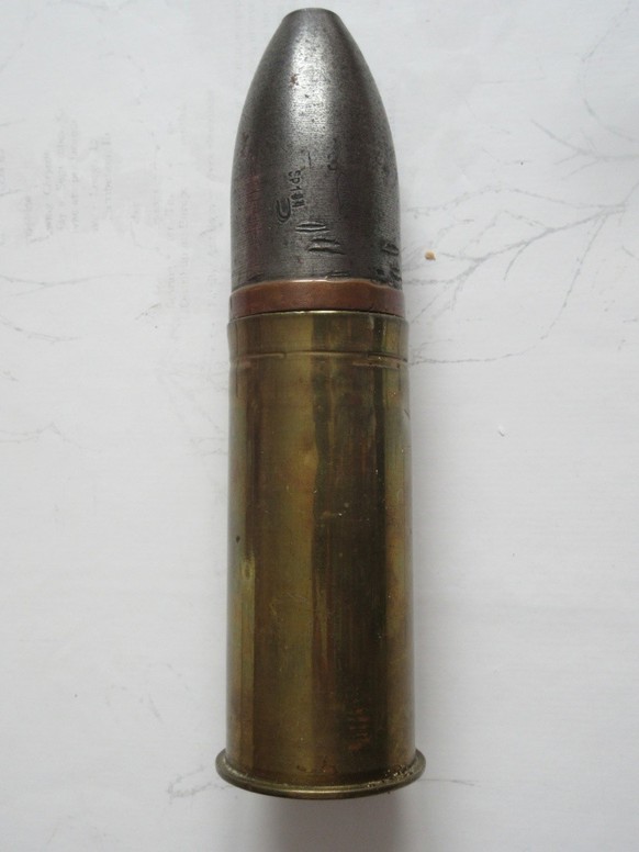 Deutsche 37-mm-Granate aus dem Ersten Weltkrieg.
https://www.passionmilitaria.com/t71586-precisions-sur-un-obus-37-mm-allemand-1918