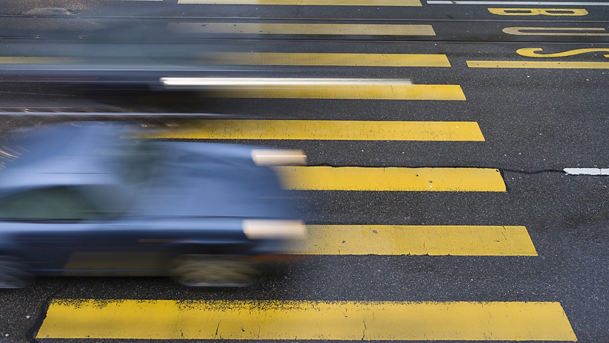 Wegen schlechter Sicht- und Witterungsverhältnisse ruft die Polizei alle Verkehrsteilnehmer zu besonderer Vorsicht auf. (Symbolbild)