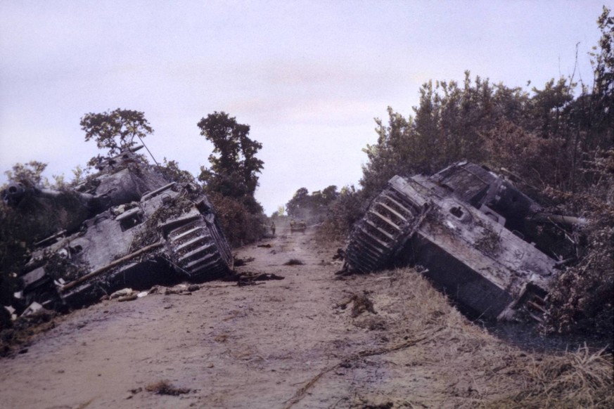 Two German Panther Tanks knocked out on the road in Normandy, July 1944. Normandy Campaign, France, World War 2. B&amp;W Photo with oil color. JTHIS20143113 Courtesy Everett Collection PUBLICATIONxINx ...