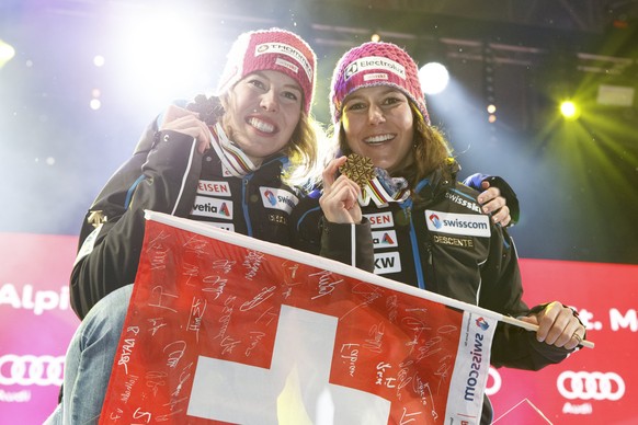 epa05783572 Silver medalist Michelle Gisin (L) and Gold medalist Wendy Holdener of Switzerland, celebrate during the Women&#039;s Combined competition winnerâs presentation at the 2017 FIS Alpine Sk ...