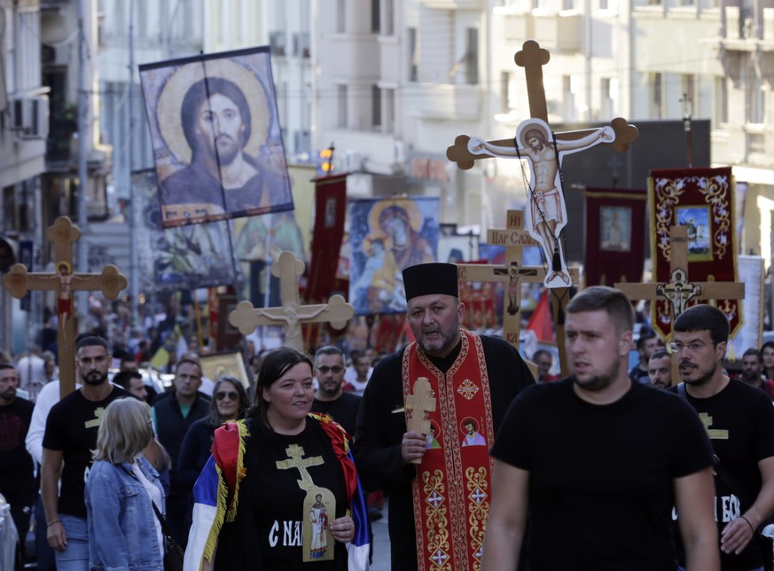 epa10178609 Protestors march during a protest against the international LGBTQ event EuroPride in Belgrade, Serbia, 11 September 2022. EuroPride, a pan-European international event dedicated to LGBTQ p ...