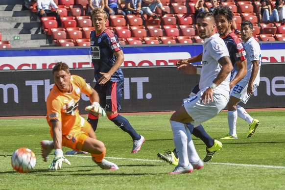 02.08.2015; Zuerich; Fussball Super League - FC Zuerich - Grasshopper Club Zuerich;
Artem Simonyan (Zuerich) hinten rechts, erzielt das Tor zum 1:1 
(Andy Mueller/freshfocus)