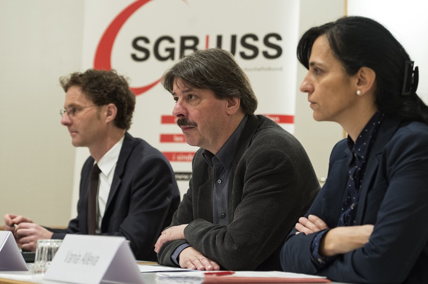 Daniel Lampart, Chefökonom SGB, Paul Rechsteiner, Präsident SGB und Vania Alleva, CO-Präsidentin Unia und Vize-Präsidentin SGB, äussern sich an einer Medienkonferenz zur Frankenstärke.