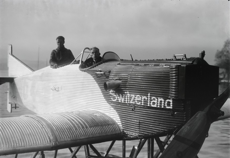 Die Junkers A 20 trug die Aufschrift &quot;Ad Astra&quot;, die Immatrikulation CH-130 und auf einer Seite stand &quot;Switzerland&quot;. Es war aber nur ein Junkers-Mittelholzer-Projekt. Aufgenommen w ...