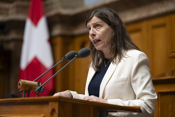 Nationalraetin Bettina Balmer, FDP-ZH, spricht waehrend der Debatte ueber die Volksinitiative "Fuer eine Einschraenkung von Feuerwerk", waehrend der Wintersession der Eidgenoessischen Raete, ...